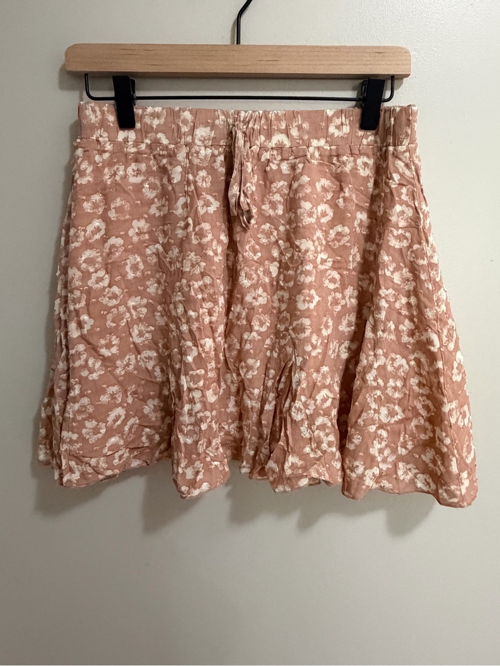 Pink Lily Blush Floral Swiss Dot Flutter Shorts Size M Elastic Drawstring